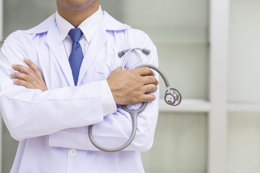 Médico que passa confiança a paciente ajuda placebo a “funcionar”, diz pesquisa!