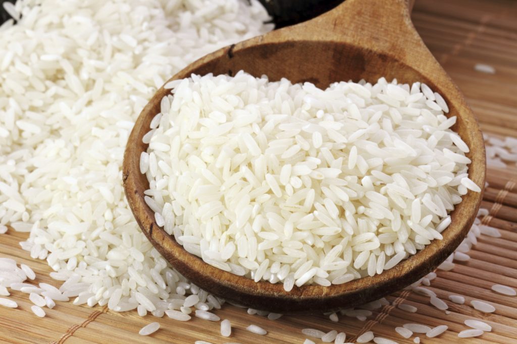 Você sabia? Forma comum de preparar o arroz pode oferecer danos à sua saúde!