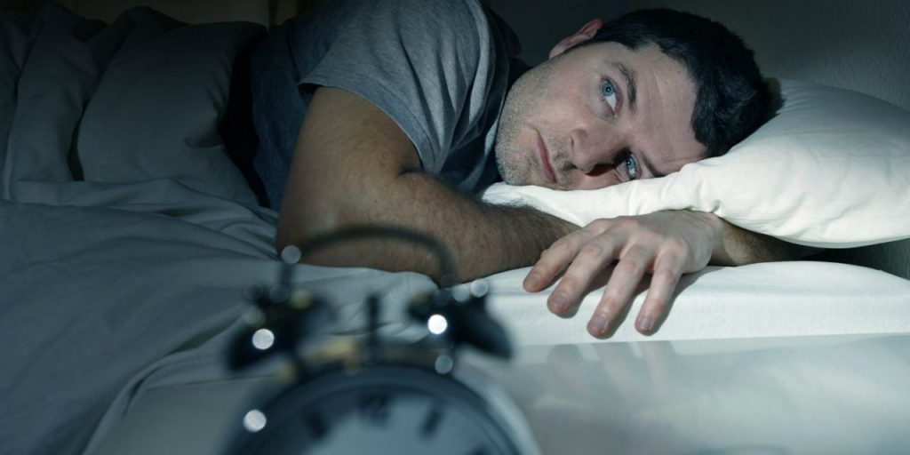 Você sabia? Ficar acordado até tarde aumenta risco de morte prematura, indica estudo!