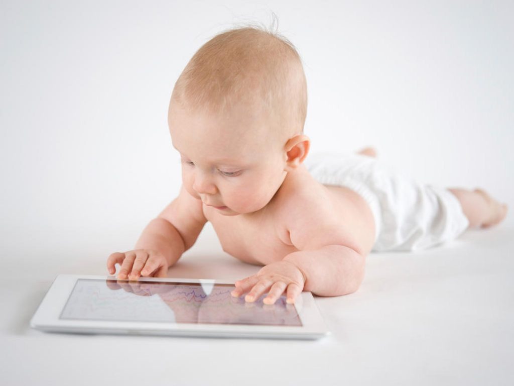 Recomenda OMS: Crianças com menos de 2 anos não devem ter contato com telas eletrônicas