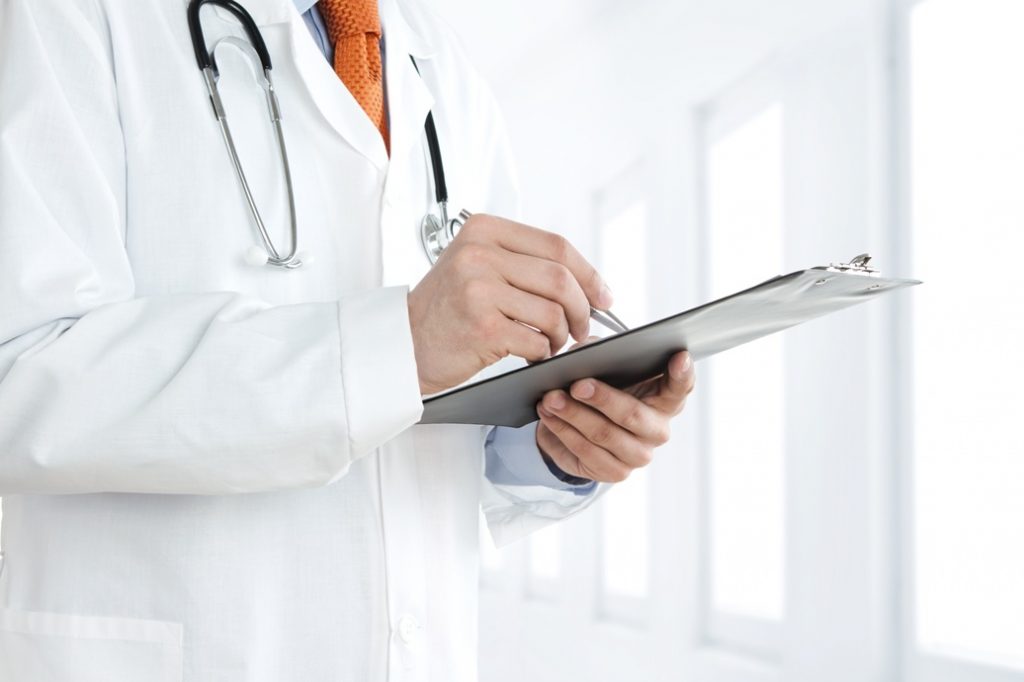 Os médicos podem cobrar a consulta de retorno?