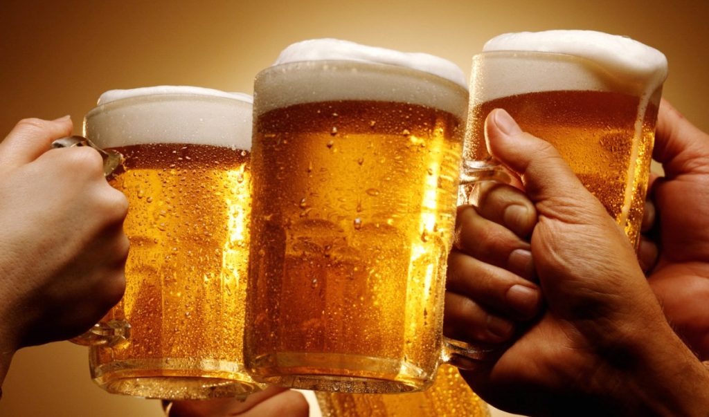 Tá com dor? Sabia que cerveja pode aliviar mais do que analgésicos?