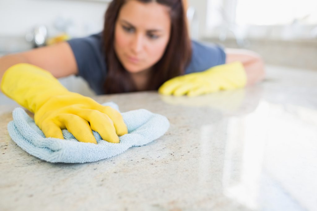 Você sabia? Produtos de limpeza fazem quase tão mal quanto fumar!