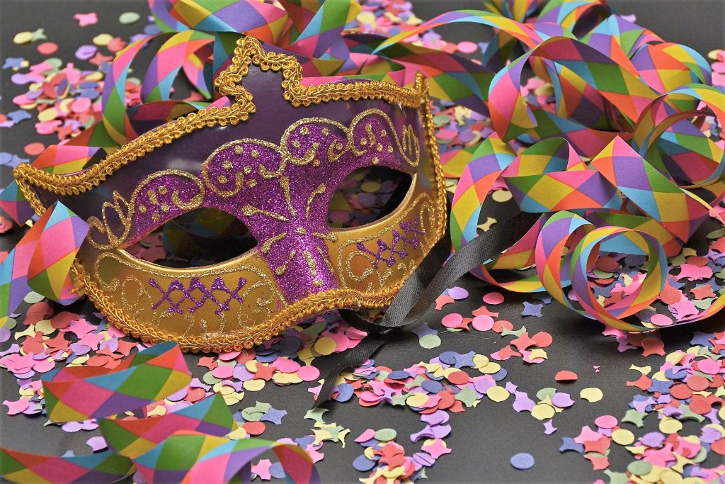 Carnaval: saiba como manter a boa alimentação durante a folia