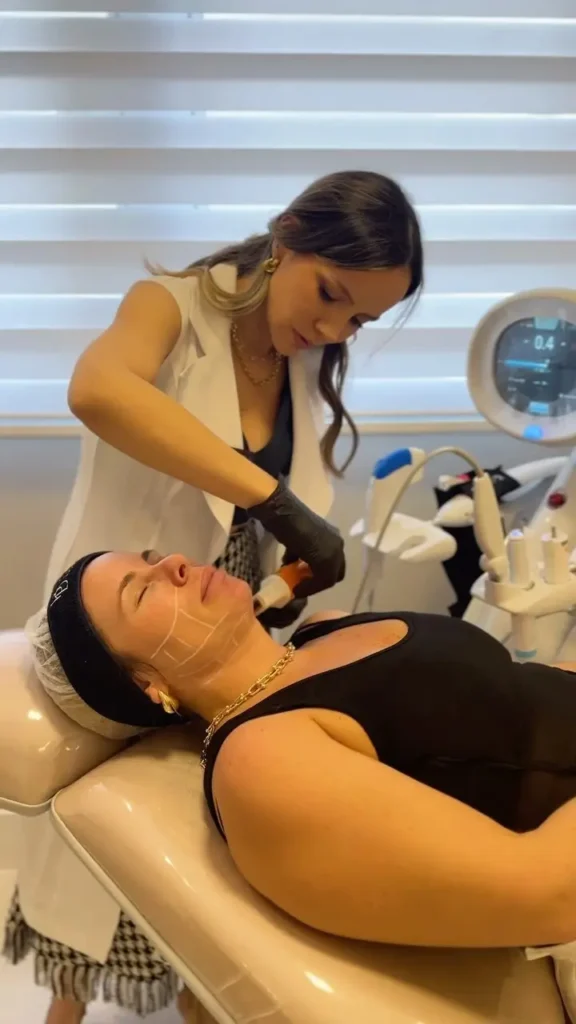 O Ultraformer MPT é a solução ideal para quem deseja se livrar da papada e obter uma pele mais firme e jovem. Conheça na Beauty Discovery!