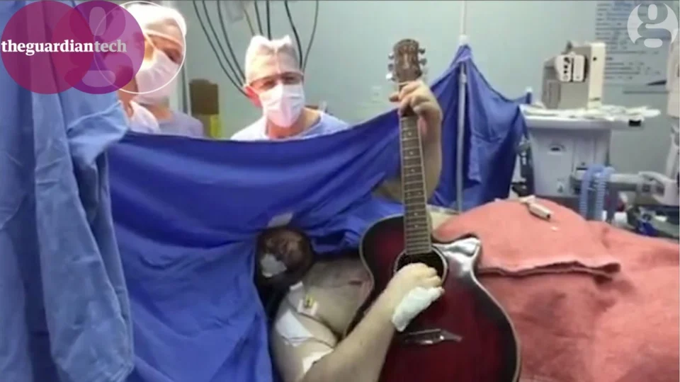 Vídeo: Uma retirada de um Tumor cerebral um tanto inusitada.