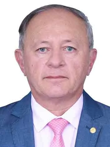 Foto oficial de Benes Leocádio
