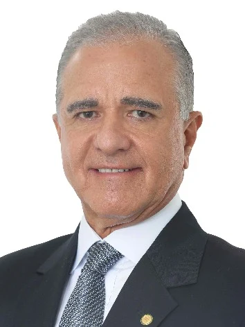 Foto oficial de Julio Lopes