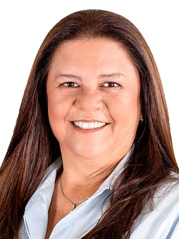 Official photo of Laura Carneiro